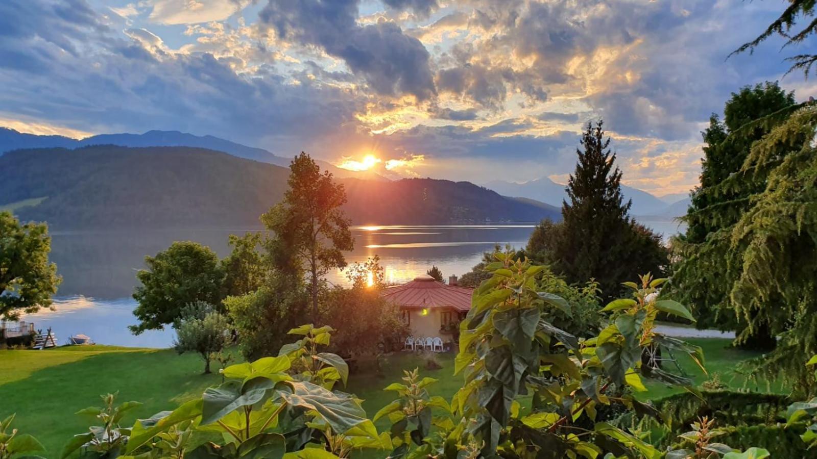 Ferienwohnungen Fischerhaus - Direkt Am See Милщат Екстериор снимка
