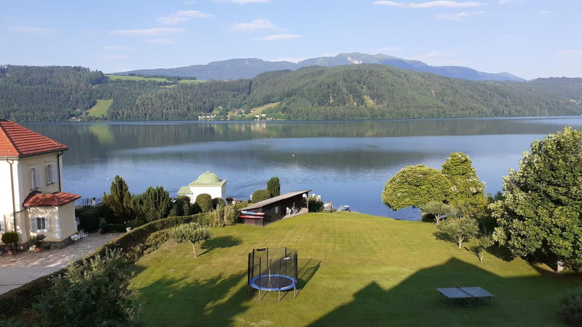 Ferienwohnungen Fischerhaus - Direkt Am See Милщат Екстериор снимка